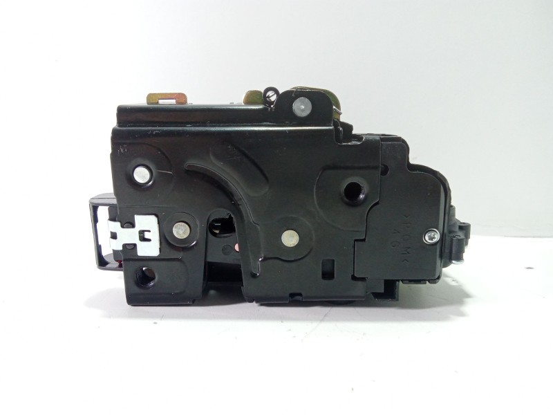 Recambio de cerradura puerta trasera izquierda para volkswagen golf iv (1j1) 1.9 tdi referencia OEM IAM 3B4839015A  