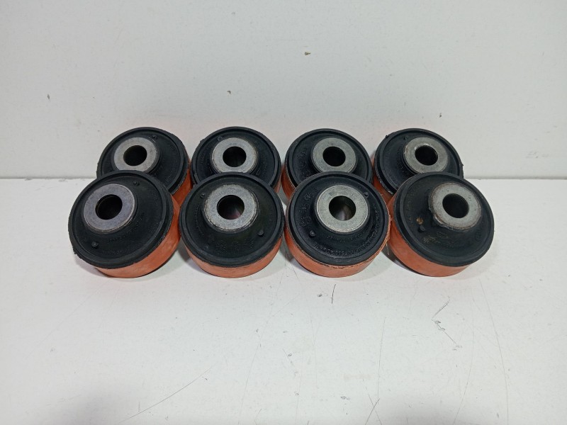 Recambio de soporte motor para land rover discovery iv (l319) 3.0 sdv6 4x4 referencia OEM IAM KVF500161  