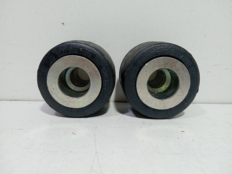 Recambio de soporte motor para land rover discovery iv (l319) 3.0 sdv6 4x4 referencia OEM IAM KVF500120  