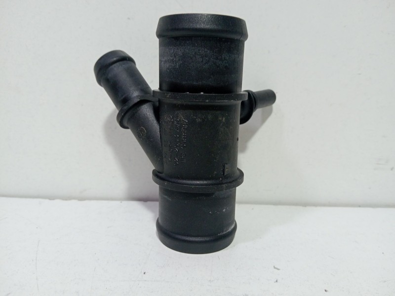 Recambio de tubo para land rover discovery iv (l319) 3.0 sdv6 4x4 referencia OEM IAM PA66GF30  