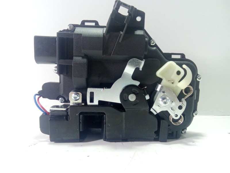 Recambio de cerradura puerta trasera izquierda para volkswagen golf iv (1j1) 1.9 tdi referencia OEM IAM EZC-VW-002  