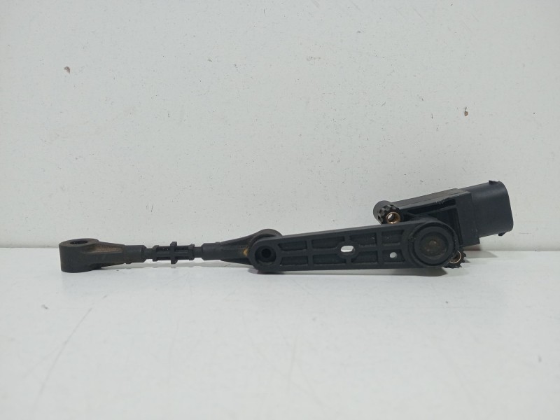 Recambio de sensor para land rover discovery iv (l319) 3.0 sdv6 4x4 referencia OEM IAM AH223C097AC  