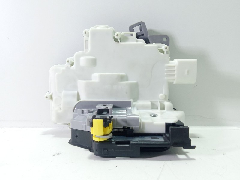 Recambio de cerradura puerta trasera derecha para seat leon (1p1) 1.9 tdi referencia OEM IAM 1P0839016   Recambio de cerradura puerta trasera derecha para seat leon (1p1) 1.9 tdi referencia OEM IAM 1P0839016