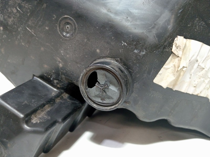 Recambio de caja filtro aire para land rover discovery iv (l319) 3.0 sdv6 4x4 referencia OEM IAM P0059U611A  