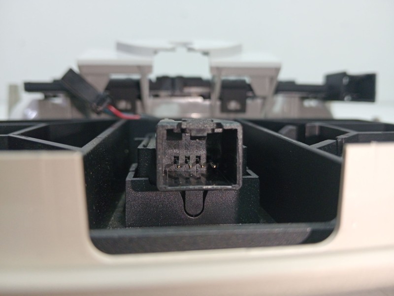 Recambio de luz interior para land rover discovery iv (l319) 3.0 sdv6 4x4 referencia OEM IAM CH2213704DA  