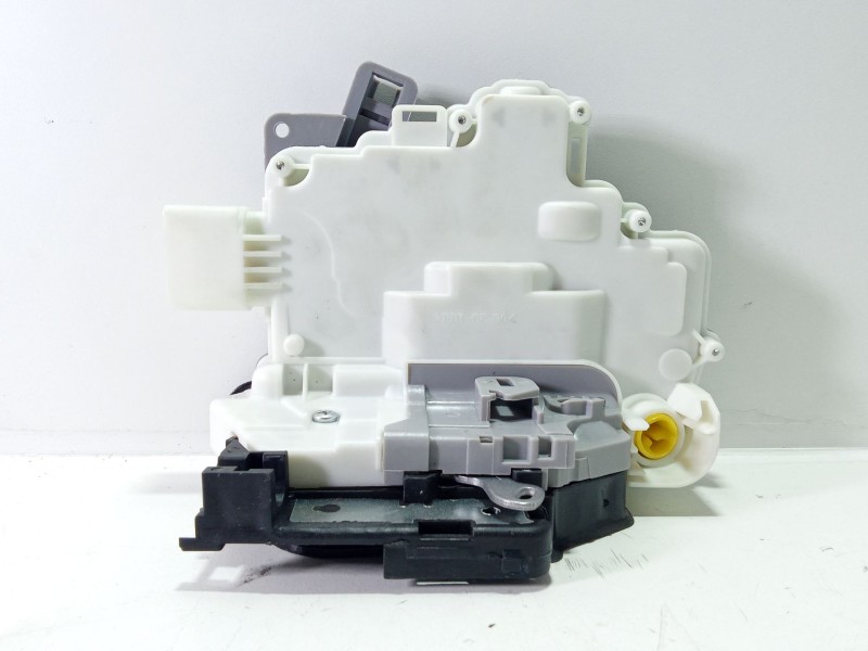 Recambio de cerradura puerta delantera izquierda para seat ibiza (6j5) 1.9 tdi referencia OEM IAM 3C1837015A   Recambio de cerradura puerta delantera izquierda para seat ibiza (6j5) 1.9 tdi referencia OEM IAM 3C1837015A