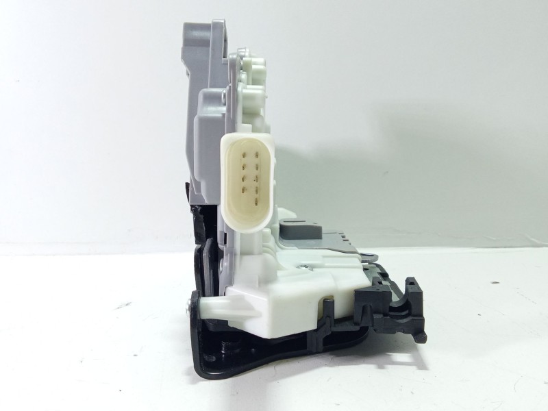 Recambio de cerradura puerta delantera izquierda para seat ibiza (6j5) 1.9 tdi referencia OEM IAM 3C1837015A   Recambio de cerradura puerta delantera izquierda para seat ibiza (6j5) 1.9 tdi referencia OEM IAM 3C1837015A