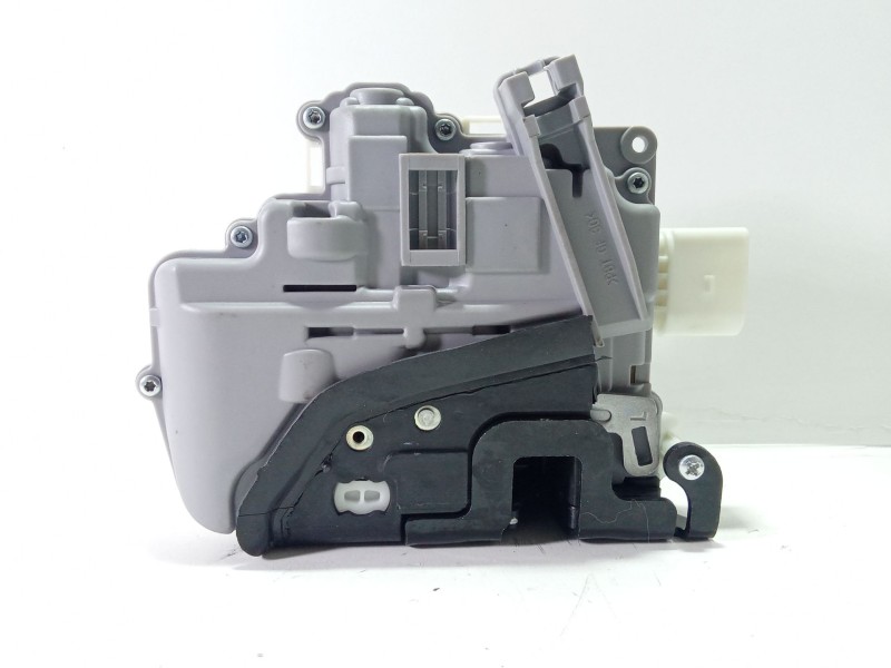 Recambio de cerradura puerta delantera izquierda para seat ibiza (6j5) 1.9 tdi referencia OEM IAM 3C1837015A   Recambio de cerradura puerta delantera izquierda para seat ibiza (6j5) 1.9 tdi referencia OEM IAM 3C1837015A