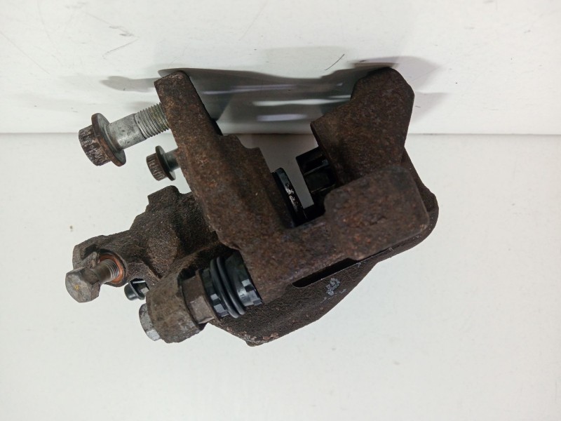 Recambio de pinza freno trasera izquierda para land rover discovery iv (l319) 3.0 sdv6 4x4 referencia OEM IAM LR015586  