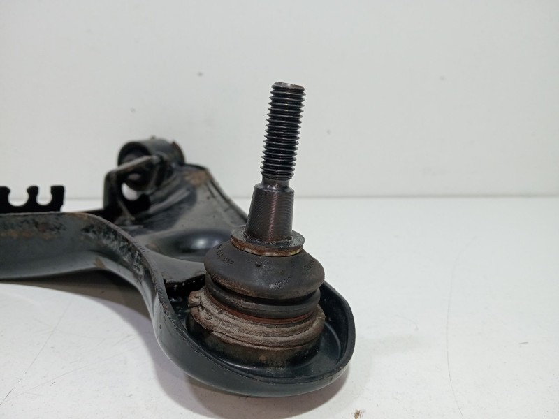 Recambio de brazo suspension superior delantero derecho para land rover discovery iv (l319) 3.0 sdv6 4x4 referencia OEM IAM LR51