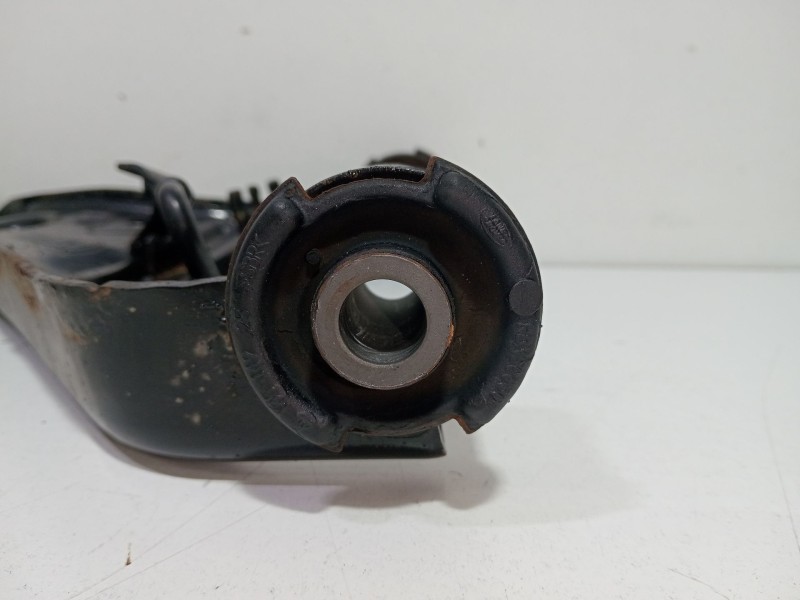 Recambio de brazo suspension superior delantero derecho para land rover discovery iv (l319) 3.0 sdv6 4x4 referencia OEM IAM LR51