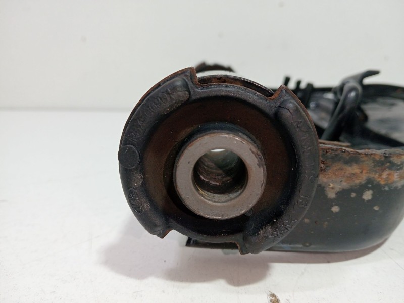 Recambio de brazo suspension superior delantero izquierdo para land rover discovery iv (l319) 3.0 sdv6 4x4 referencia OEM IAM LR