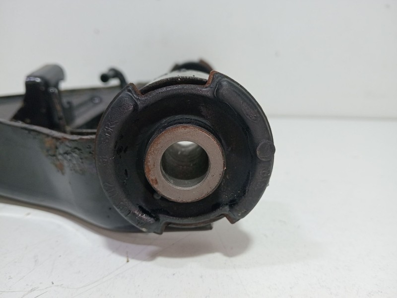 Recambio de brazo suspension superior delantero izquierdo para land rover discovery iv (l319) 3.0 sdv6 4x4 referencia OEM IAM LR