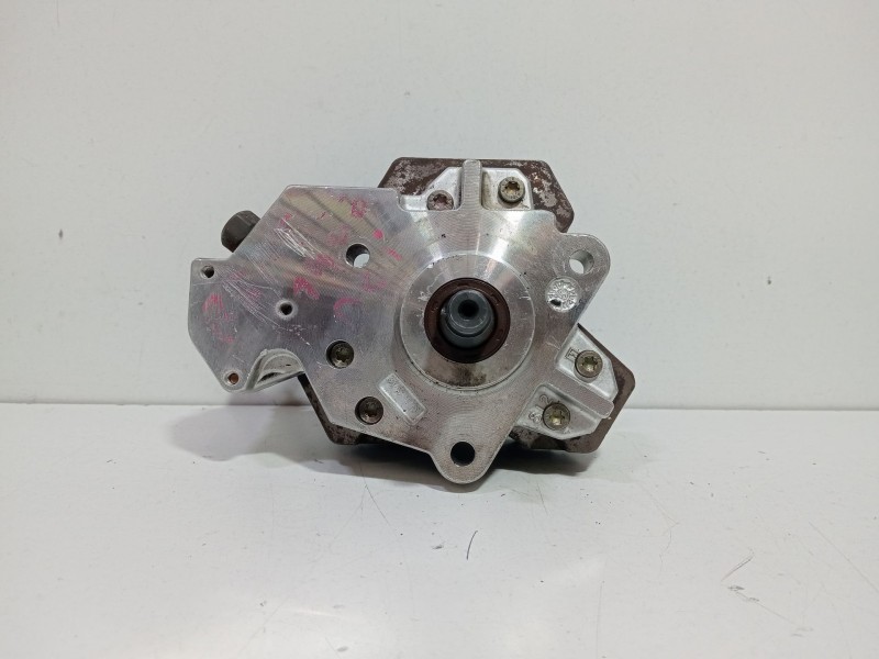 Recambio de bomba inyeccion para renault megane ii berlina 3p 1.9 dci diesel referencia OEM IAM 8200256255  