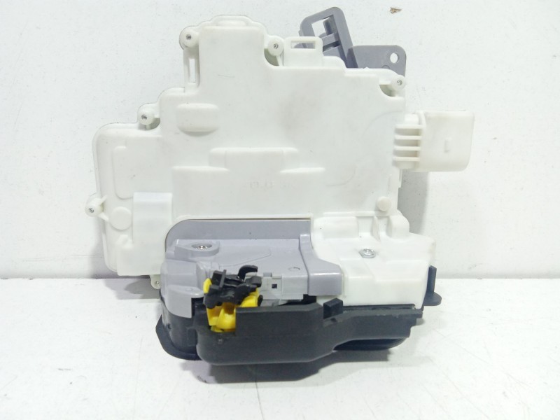 Recambio de cerradura puerta trasera derecha para audi a3 (8p) 1.9 tdi referencia OEM IAM 8E0839016AA  