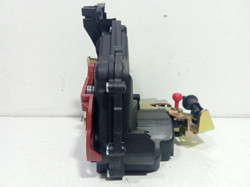 Recambio de cerradura puerta delantera derecha para audi a4 avant (8e) 1.9 tdi referencia OEM IAM 8E1837016   Recambio de cerradura puerta delantera derecha para audi a4 avant (8e) 1.9 tdi referencia OEM IAM 8E1837016