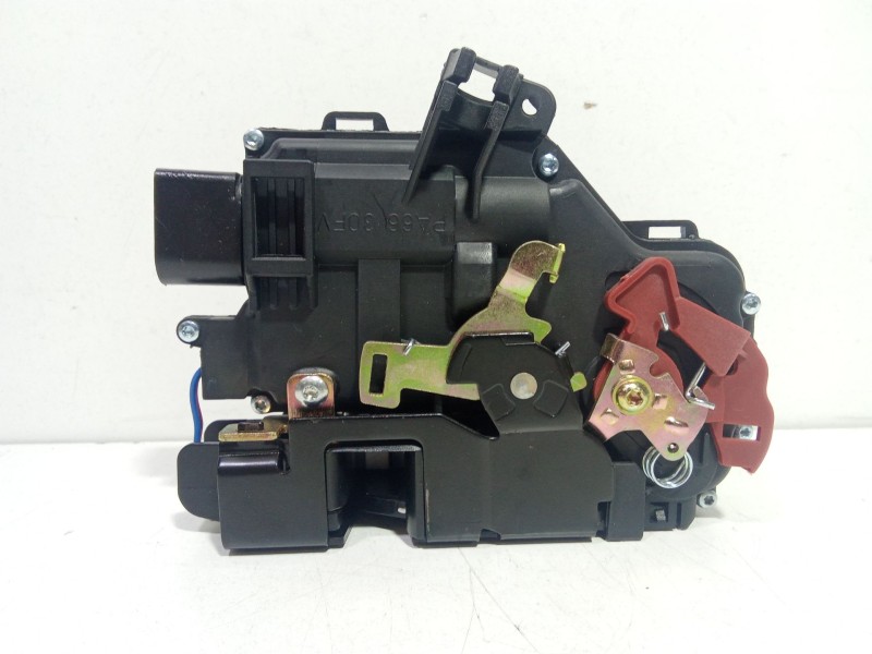 Recambio de cerradura puerta delantera derecha para audi a4 avant (8e) 1.9 tdi referencia OEM IAM 8E1837016   Recambio de cerradura puerta delantera derecha para audi a4 avant (8e) 1.9 tdi referencia OEM IAM 8E1837016