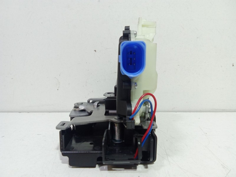 Recambio de cerradura puerta trasera derecha para seat ibiza (6k) 1.4 16v referencia OEM IAM 3B483916AG   Recambio de cerradura puerta trasera derecha para seat ibiza (6k) 1.4 16v referencia OEM IAM 3B483916AG