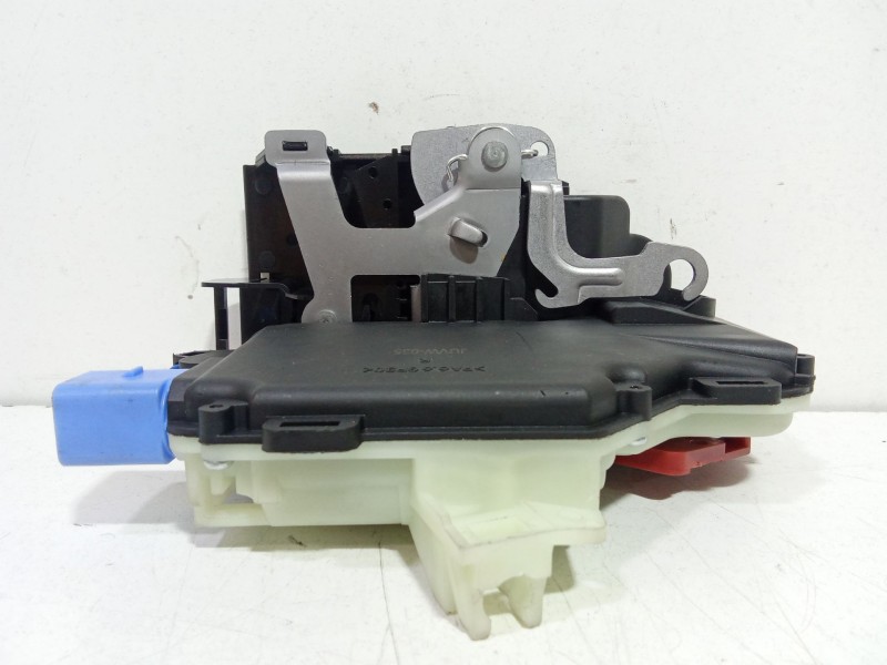 Recambio de cerradura puerta trasera derecha para seat ibiza (6k) 1.4 16v referencia OEM IAM 3B483916AG   Recambio de cerradura puerta trasera derecha para seat ibiza (6k) 1.4 16v referencia OEM IAM 3B483916AG