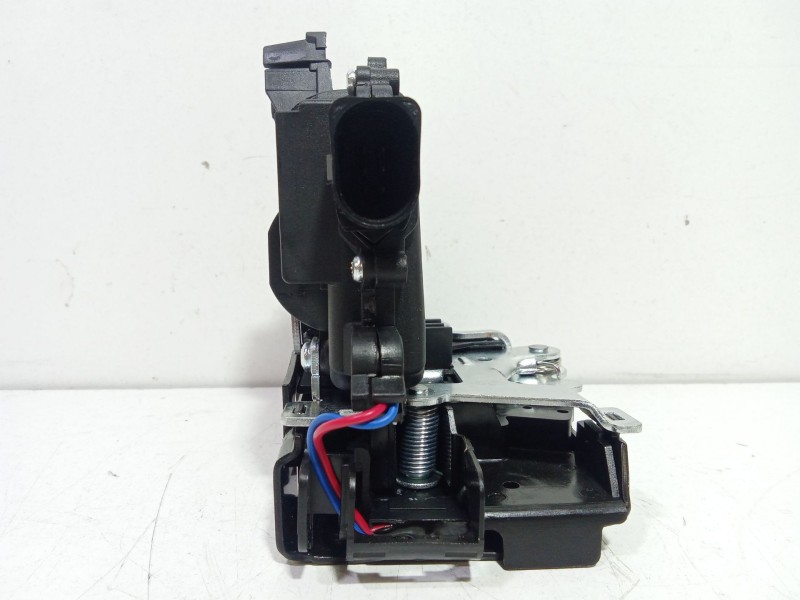 Recambio de cerradura puerta trasera derecha para volkswagen golf iv (1j1) 1.9 tdi referencia OEM IAM   