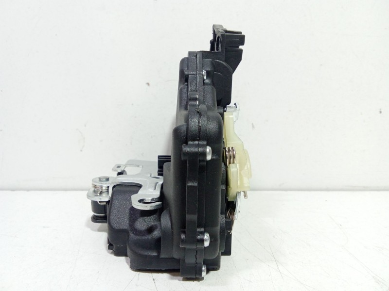 Recambio de cerradura puerta trasera derecha para volkswagen golf iv (1j1) 1.9 tdi referencia OEM IAM   