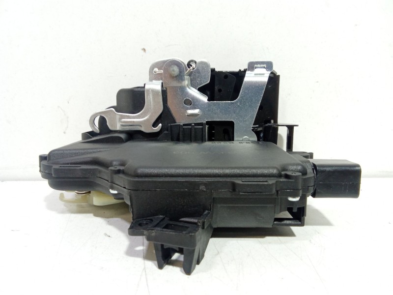 Recambio de cerradura puerta trasera derecha para volkswagen golf iv (1j1) 1.9 tdi referencia OEM IAM   