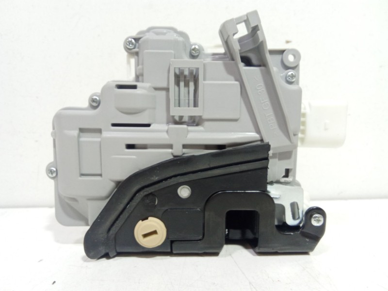 Recambio de cerradura puerta trasera izquierda para audi a6 allroad c7 (4gh, 4gj) 3.0 tdi quattro referencia OEM IAM 4F1839015A  Recambio de cerradura puerta trasera izquierda para audi a6 allroad c7 (4gh, 4gj) 3.0 tdi quattro referencia OEM IAM 4F1839015A
