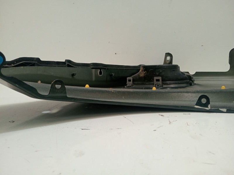 Recambio de aleta delantera izquierda para land rover discovery iv (l319) 3.0 sdv6 4x4 referencia OEM IAM LR056240  