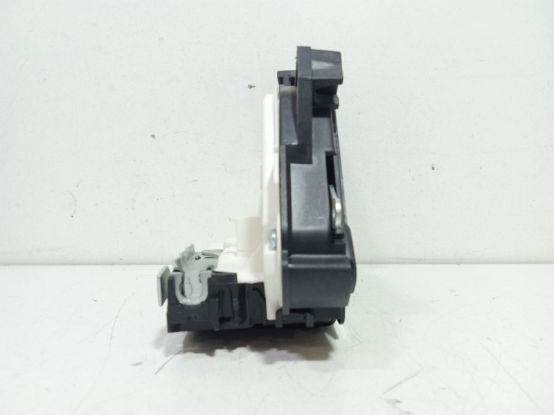 Recambio de cerradura puerta delantera derecha para volkswagen sharan van (7n1, 7n2) 2.0 tdi referencia OEM IAM 5K1837016B   Recambio de cerradura puerta delantera derecha para volkswagen sharan van (7n1, 7n2) 2.0 tdi referencia OEM IAM 5K1837016B