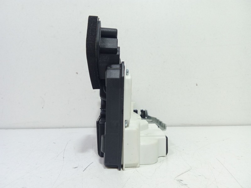 Recambio de cerradura puerta delantera derecha para volkswagen sharan van (7n1, 7n2) 2.0 tdi referencia OEM IAM 5K1837016B   Recambio de cerradura puerta delantera derecha para volkswagen sharan van (7n1, 7n2) 2.0 tdi referencia OEM IAM 5K1837016B