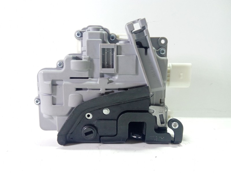 Recambio de cerradura puerta trasera izquierda para seat leon (1p1) 1.9 tdi referencia OEM IAM LEON (1P1) 1.9 TDI 2005 - 0 1900  Recambio de cerradura puerta trasera izquierda para seat leon (1p1) 1.9 tdi referencia OEM IAM LEON (1P1) 1.9 TDI 2005 - 0 1900