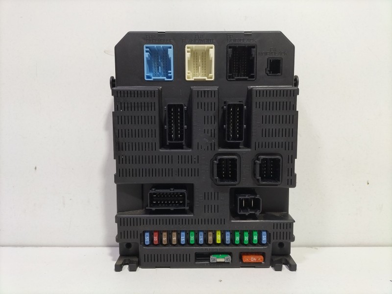 Recambio de caja reles / fusibles para citroën c3 1.4 hdi referencia OEM IAM 9659285380 R 
