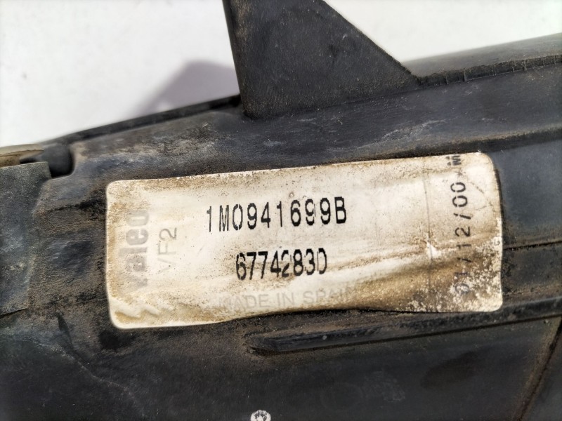 Recambio de faro antiniebla izquierdo para seat leon (1m1) 1.9 tdi referencia OEM IAM 1M0941699B   Recambio de faro antiniebla izquierdo para seat leon (1m1) 1.9 tdi referencia OEM IAM 1M0941699B