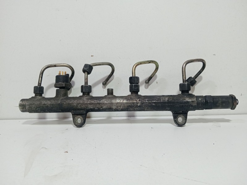 Recambio de rampa inyectora para volvo s40 i (644) 1.9 di referencia OEM IAM 7700114017  