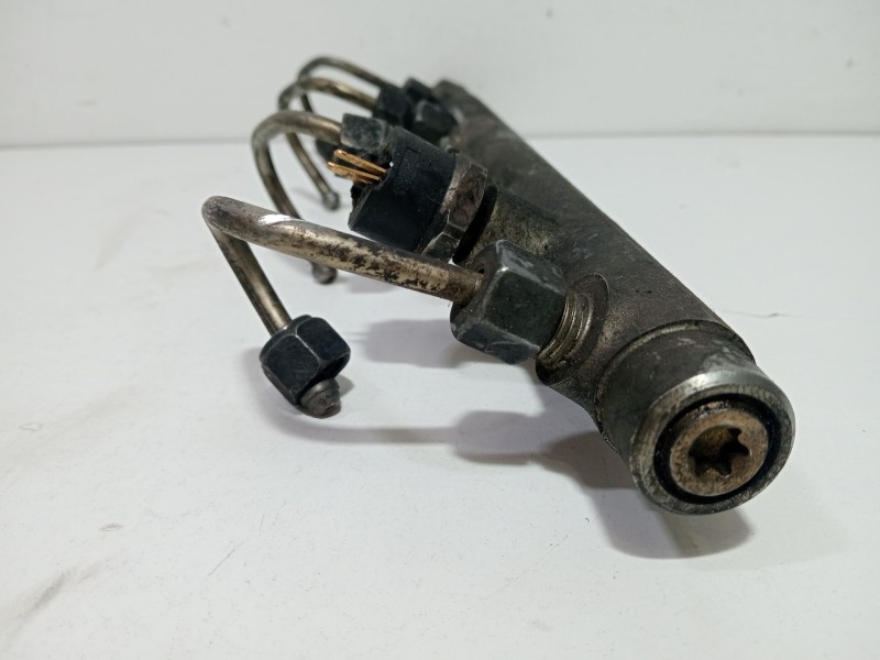 Recambio de rampa inyectora para volvo s40 i (644) 1.9 di referencia OEM IAM 7700114017  