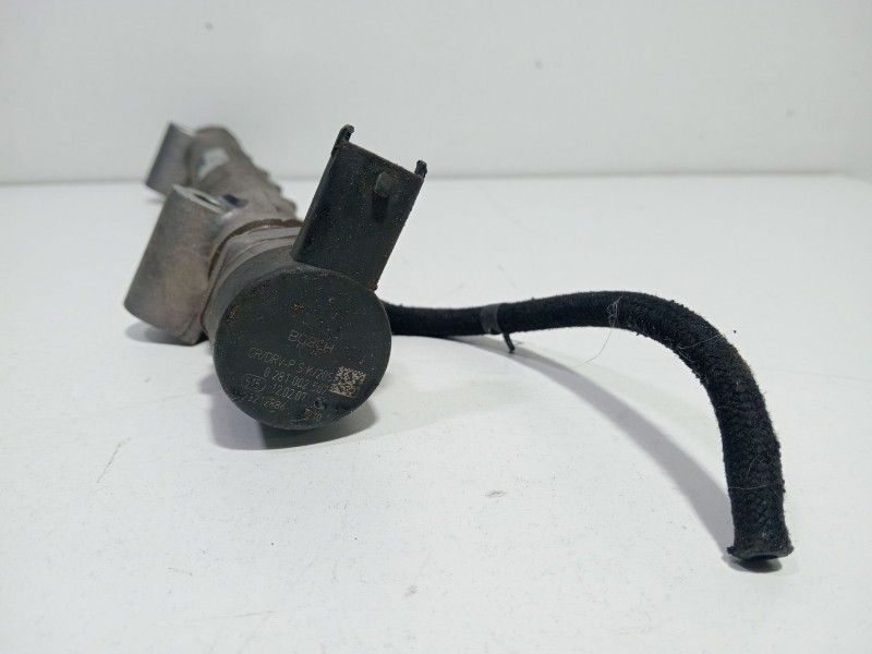 Recambio de rampa inyectora para hyundai sonata v (nf) 2.0 crdi referencia OEM IAM 0445214085  