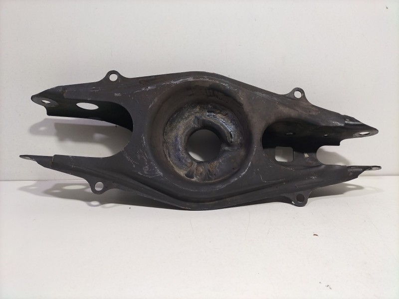 Recambio de brazo suspension inferior trasero izquierdo para mercedes-benz clase c (w204) c 200 cdi (204.001) referencia OEM IAM