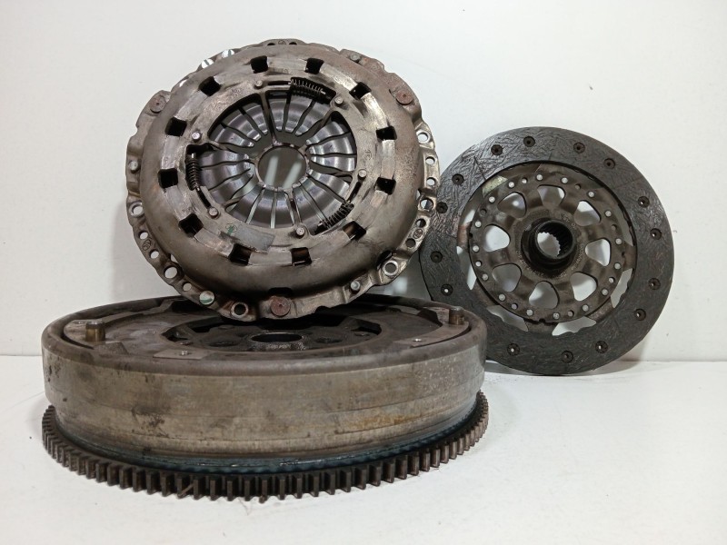 Recambio de kit embrague para bmw 1 (e87) 120 i referencia OEM IAM 600025400  