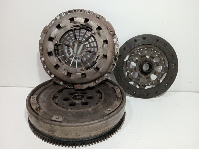Recambio de kit embrague para bmw 1 (e87) 120 i referencia OEM IAM 600025400  
