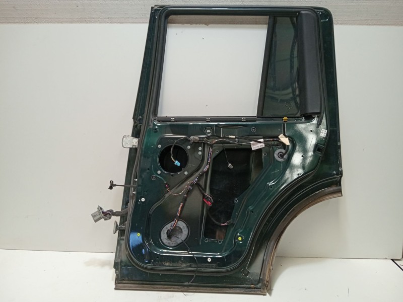 Recambio de puerta trasera derecha para land rover discovery iv (l319) 3.0 sdv6 4x4 referencia OEM IAM DISCOVERY IV  