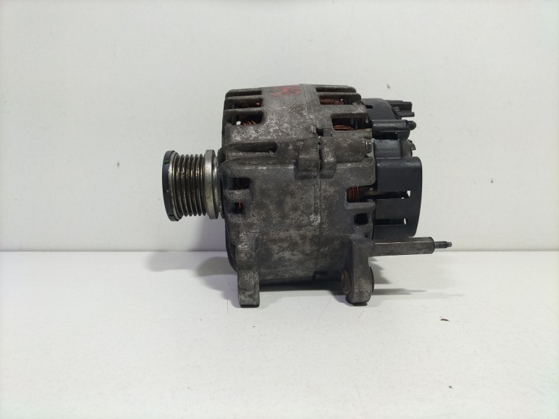 Recambio de alternador para audi a3 sportback (8va, 8vf) 2.0 tdi referencia OEM IAM 03L903023L  