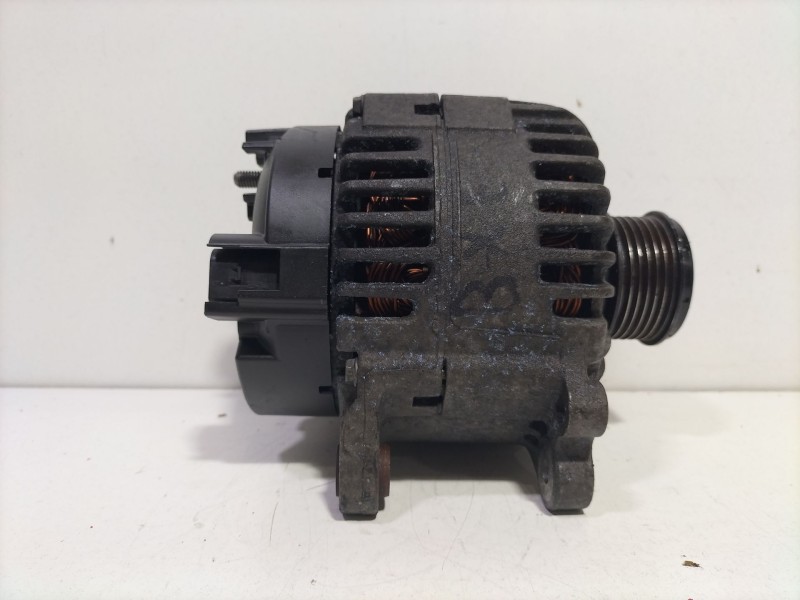 Recambio de alternador para volkswagen golf v (1k1) 1.9 tdi referencia OEM IAM 06F903023C  