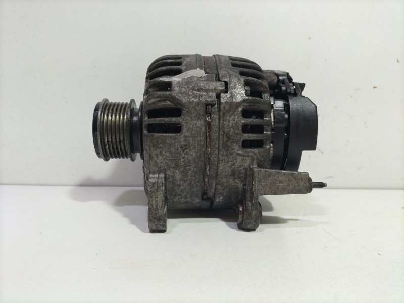 Recambio de alternador para seat arosa (6h1) 1.4 tdi referencia OEM IAM 045903023A   Recambio de alternador para seat arosa (6h1) 1.4 tdi referencia OEM IAM 045903023A
