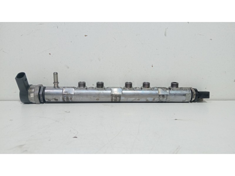 Recambio de rampa inyectora para bmw serie 1 berlina (e81/e87) 118d referencia OEM IAM 780912701  