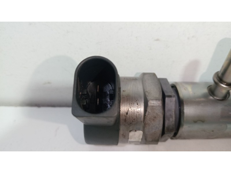 Recambio de rampa inyectora para bmw serie 1 berlina (e81/e87) 118d referencia OEM IAM 780912701  
