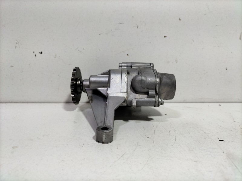 Recambio de bomba aceite para mercedes-benz clase c (w203) c 220 cdi (203.006) referencia OEM IAM A6111810047  