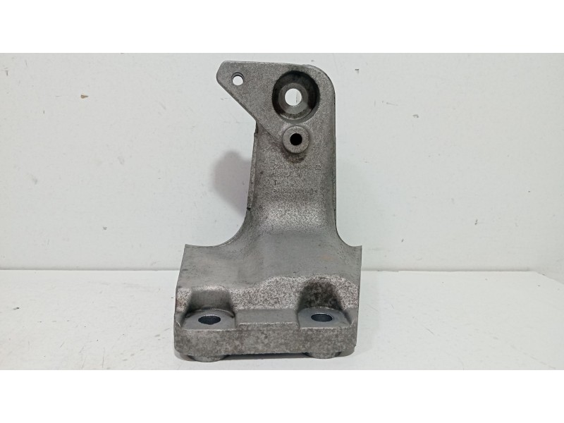 Recambio de soporte motor derecho para bmw serie 1 berlina (e81/e87) 118d referencia OEM IAM 22116788612  