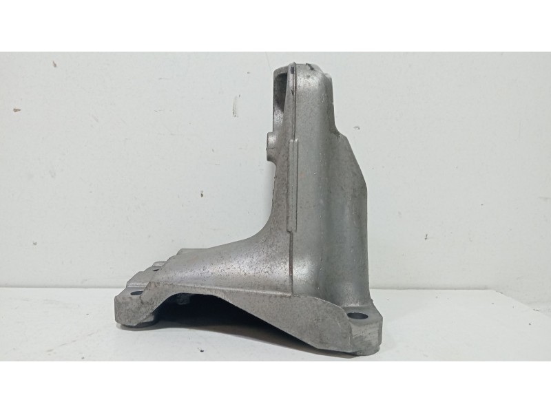 Recambio de soporte motor derecho para bmw serie 1 berlina (e81/e87) 118d referencia OEM IAM 22116788612  