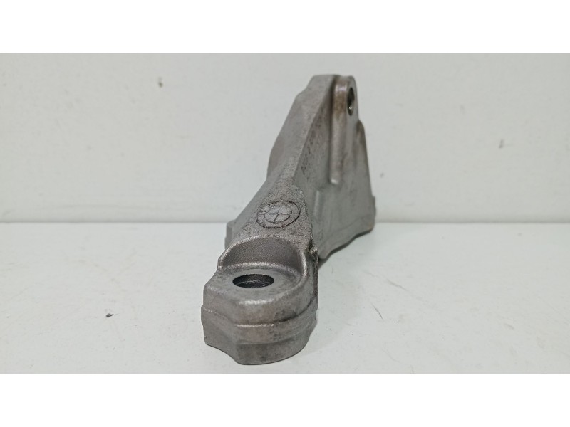 Recambio de soporte motor para bmw serie 5 berlina (e60) 520d referencia OEM IAM 13517810698  