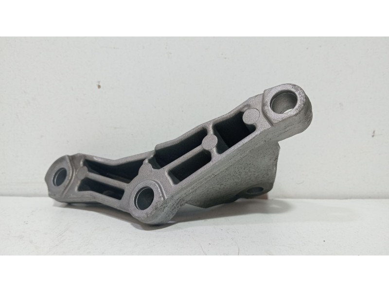 Recambio de soporte motor para bmw serie 5 berlina (e60) 520d referencia OEM IAM 13517810698  